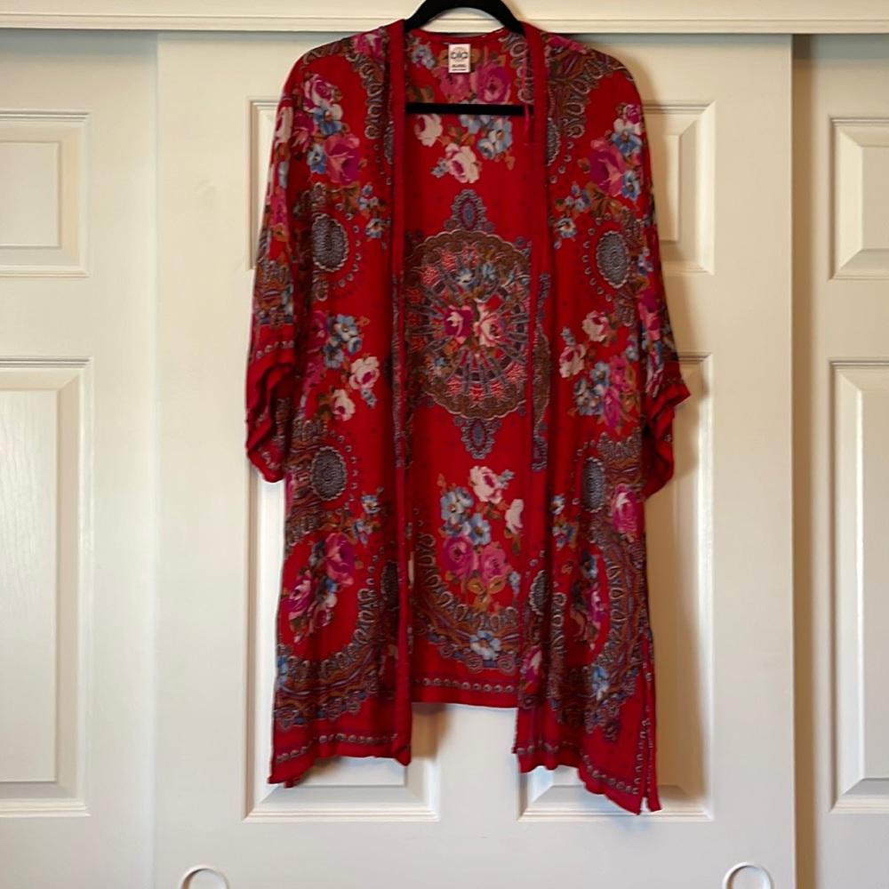 Beautiful red kimono in like new condition